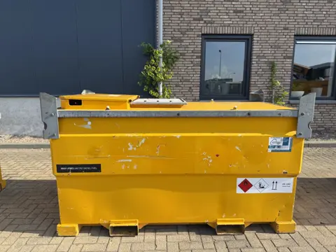Western IBC Western 2143 liter Dieseltank Milieutank met handpomp