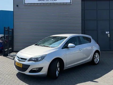 Opel Astra 1.4 Turbo Business +