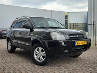 Hyundai Tucson 2.0i Dynamic Airco-Leder-Pdc-Stoelverwarming