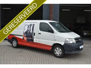 Toyota HiAce 2.5 D-4D LWB dealer onderhouden (bj 2012)