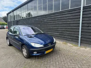 Peugeot 206 1.6-16V Gentry