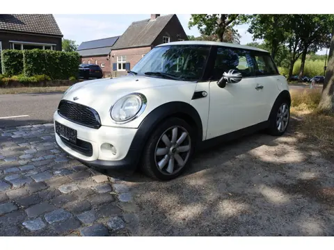 MINI 3-Deurs 1.6 One D Pepper 206 dkm belgiese auto lees text