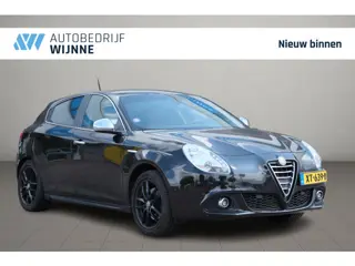 Alfa Romeo Giulietta 1.4 T 170pk Aut. Exclusive | Leer | Navi | Trekhaak | Xenon | PDC