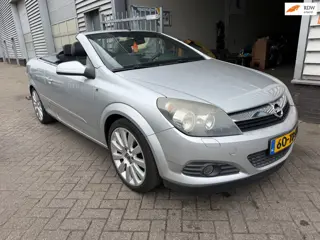 Opel Astra TwinTop 1.8 Cosmo AIRCO Cabrio. Bij 6-2006. Pak. 7-2027