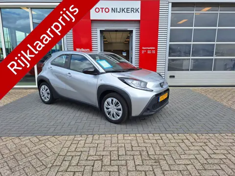 Toyota Aygo X 1.0 VVT-i S-CVT Play (bj 2023, automaat)