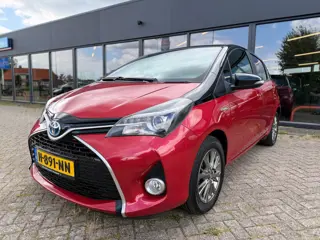 Toyota Yaris 1.5 Hybrid Dynamic Bi-Tone