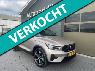 Volvo XC40 1.5 T4 Plug-in hybrid Plus dark pano stoelverwarming 20 inch