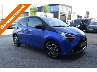 Toyota Aygo 1.0 VVT-i x-clusiv Airco Parkeer camera Cruise control 2-tone