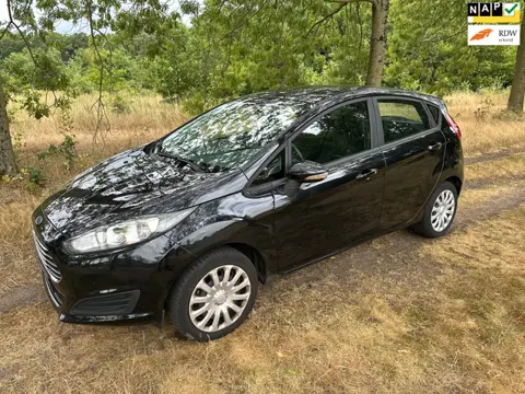 Ford Fiesta 1.0 Style APK 05-11-2026 Schade rechterzijde