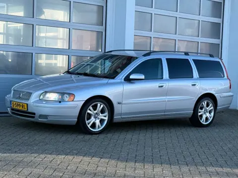 VOLVO V70 2.5 Turbo 209PK Summum Aut. Clima Cruise Half-leer DB-riem vv!