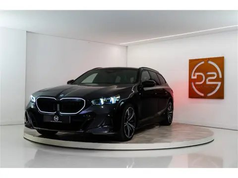 BMW 5 Serie Touring 530e High Executive M Sport 300PK | Pano | H/K | Sfeer | Driving Ass. Pro | Fabr