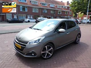 Peugeot 208 1.2 PureTech Première 2022 NIEUWE MOTOR BIJ PEUGOET DEALER 111 PK PANORAMADAK