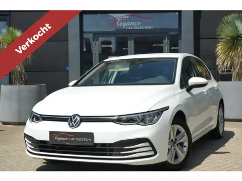 Volkswagen Golf 1.5 TSI Life 130pk Navigatie/Stoelverwarming/AdaptieveCruiseControl
