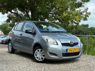 Toyota Yaris 1.0 VVTi Acces | 5-Deurs + 23-07-2027 APK nu € 2.450,-!!!