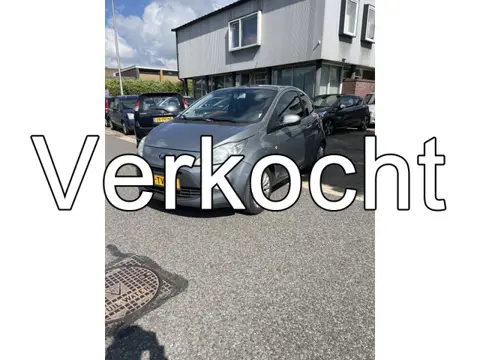 Ford Ka 1.2 Titanium X start/stop.Clima. Keurig nette en zeer goed rijdende Ka.