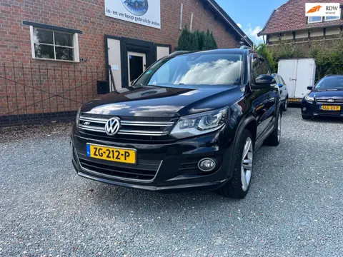 Volkswagen Tiguan 2.0 TSI Sport&Style 4Motion ( Navigatie + Automaat + Trekhaak )