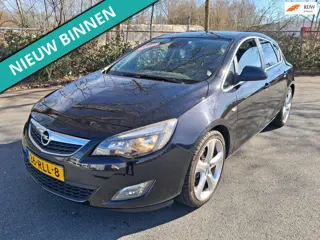 Opel Astra 1.4 Turbo Sport NETTE AUTO RIJDT EN SCHAKELT GOED