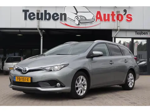 Toyota Auris Touring Sports 1.2T Trend | Panoramadak | Trekhaak | Camera | Dealer onderhouden