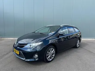 Toyota Auris Touring Sports 1.8 Hybr. Executive LEDER | TREKHAAK | CAMERA !