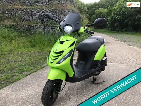 Piaggio Zip SP 45km ALPHA McLaren Green E5 NIEUW BETAAL met