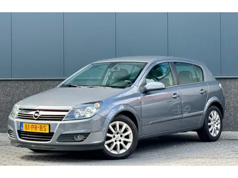 Opel Astra 1.8 Cosmo 5-deurs | Nieuwe APK | NAP (bj 2004)