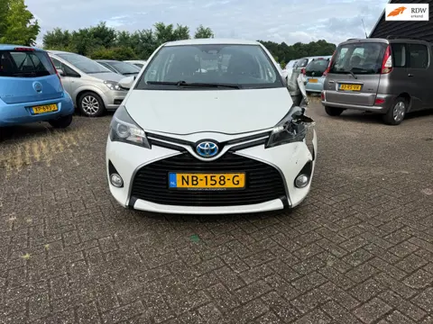 Toyota Yaris 1.5 Hybrid Trend schadeauto