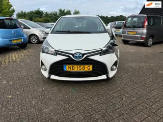 Toyota Yaris 1.5 Hybrid Trend schadeauto