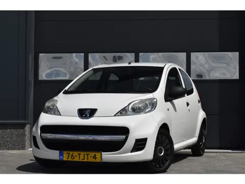 Peugeot 107 1.0-12V XR 5 drs Airco / NAP / Radio (bj 2012)