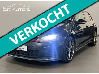 Volkswagen Golf GTI Performance Pano Akra