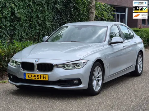 BMW 3-serie 330e High Executive Apple CarPlay Nbt Evo Navigatie Pro NAP 2e Eigenar