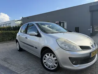 Renault Clio 1.2 TCE Clima Sensor Leer Carplay Cruise 100PK