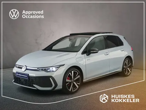 Volkswagen Golf GTE 1.5 TSI eHybrid 272pk DSG Automaat Panoramadak, Lederen bekleding, 360 camera, A