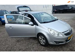 Opel Corsa 1.4-16V Business km 157.000 nap