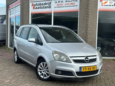 Opel Zafira 2.2 Temptation - Airco - Cruise - Nieuwe Apk -