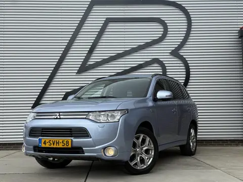 Mitsubishi Outlander 2.0 PHEV instyle SoH 55%|2e Eigenaar|Pano| Stoelverw|Camera|Cruise|Clima|Navi|E