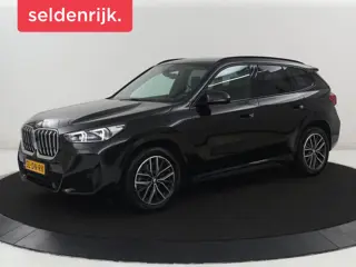BMW X1 xDrive23i M-sport | Trekhaak | Leder | Head-up | 360 camera | Carplay | Stoelverwarming | Cru