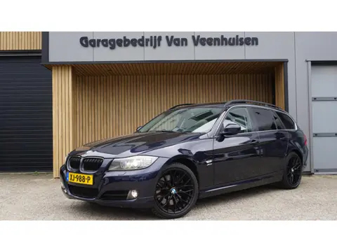 BMW 3-serie Touring 330i Xdrive 272pk Clima Pano Leder Elek stoel Xenon *2de eign* Stoelverw 18 inch