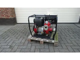 Homelite FP250V waterpomp met Briggs en Stratton motor