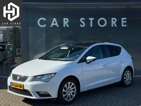 Seat Leon 1.2 TSI Style Business Pano|Stoelverwarming |PDC V+A