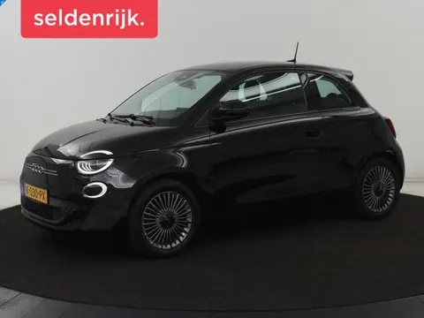 Fiat 500e Icon 42 kWh | 3 Fase | Stoelverwarming | Camera |  Carplay | Navigatie | Full LED | Climat