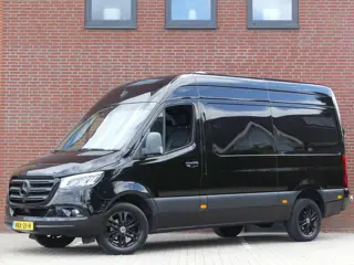 Mercedes-Benz Sprinter 319 CDI V6 3500KG Trekgewicht LED/LEER/Trekhaak/Groot navigatie
