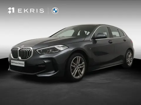 BMW 1-serie 118i Executive | M-Sport | Panoramdak | Stoelverwwarming | Leder |