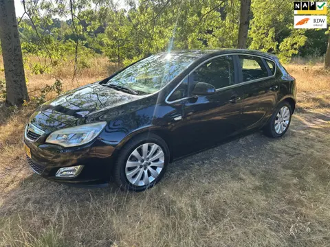 Opel Astra 1.6 Cosmo apk T/M 01-05-2027