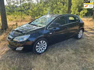 Opel Astra 1.6 Cosmo apk T/M 01-05-2027
