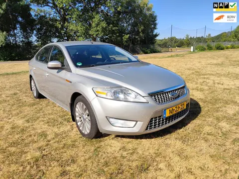 Ford Mondeo 2.0-16V Titanium