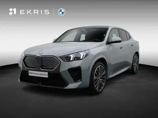 BMW iX2 xDrive30 M Sportpakket Pro | Comfort Access | 	Glazen panoramadak | Driving Assistant Plus |