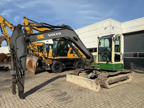 Volvo ECR88D 2buckets (bj 2016)