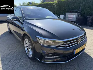 Volkswagen Passat 1.5 TSI R-Line Business + Automaat | SEDAN | Clima | Navi | Pano | Half-leder | Tr