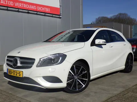 Mercedes-Benz A-Klasse 200 Ambition Urban Automaat, Cruise, Trekhk, Navi, Led!