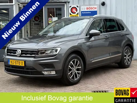 Volkswagen Tiguan 1.4 TSI ACT Connected Series | AUTOMAAT | 1e EIG. | PANO | TREKHAAK | NAVI | MASSA